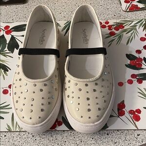 Seychelles Moon Child Ivory Studded Flats with Black Strap